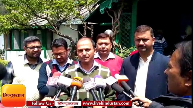 नैनीताल बैंक के निजीकरण के खिलाफ सड़कों पर उतरे कर्मचारी