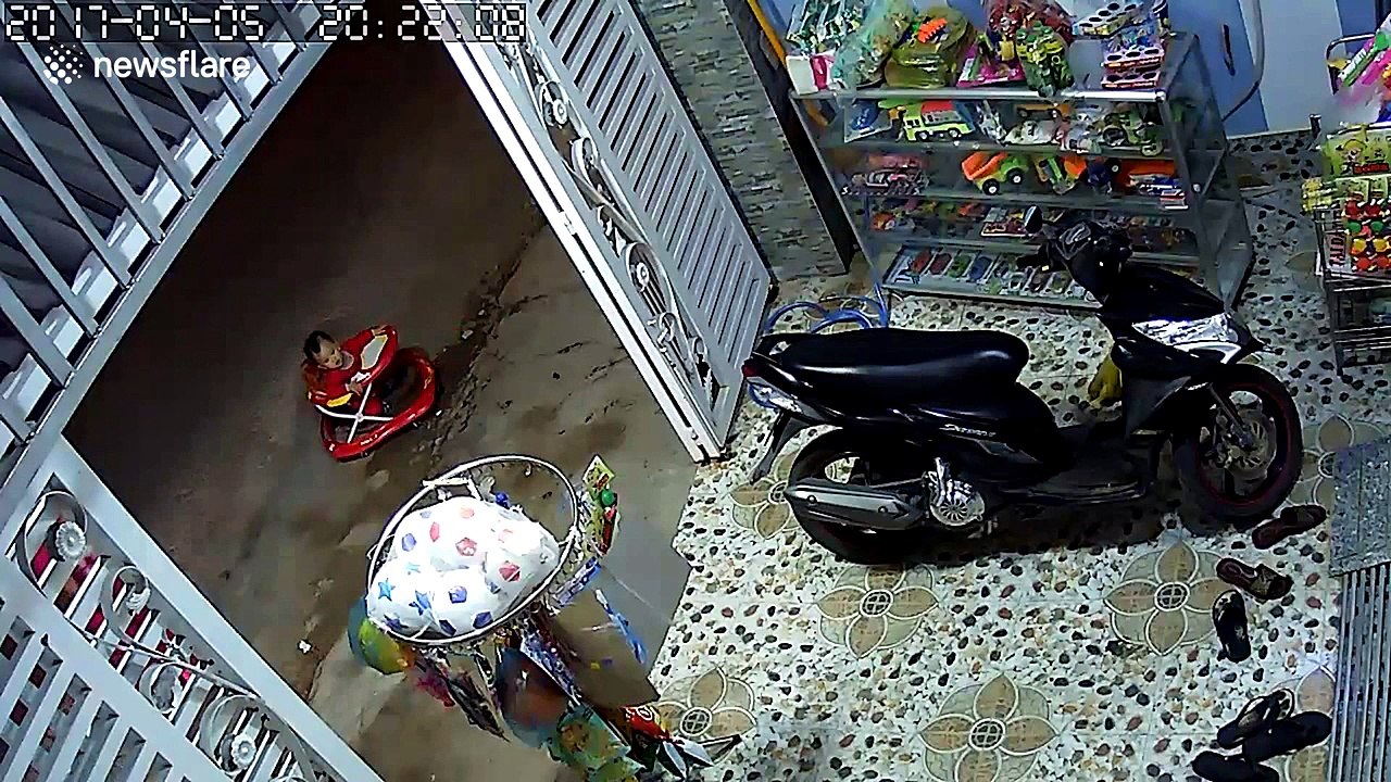 Baby falls flat on face after being left alone for seconds by mother