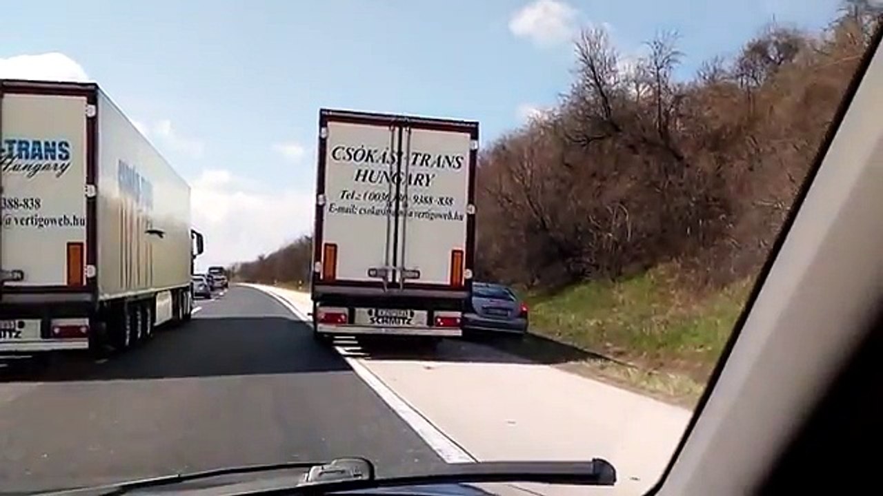 Road Rage Video Shows 2 Trucks Bully A Mercedes!