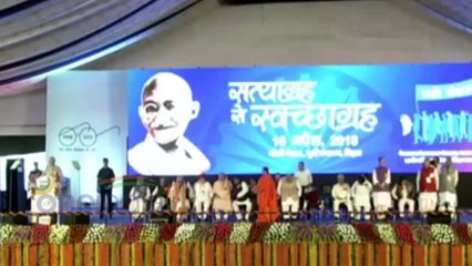 PM Modi ने Champaran में Bhojpuri में Speech देकर public का दिल जीत लिया | वनइंडिया हिन्दी