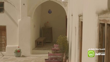 غالية تغازل خالد بالغناء.. وهو يقف امامها صامتًا