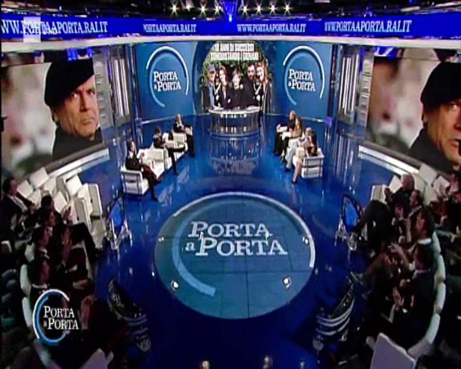 Flavio Insinna e il cast storico di tutte le serie "Don Matteo" a "Porta a Porta"