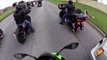 Quand un fou en voiture force le passage face à un convoi de motards mais la police n'est pas loin... Bad Karma