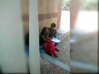 ரோட்டோரத்தில் இருந்து இவர்கள் செய்யும் லீலைகளைப் பாருங்கள்! அதிர்ச்சி வீடியோ