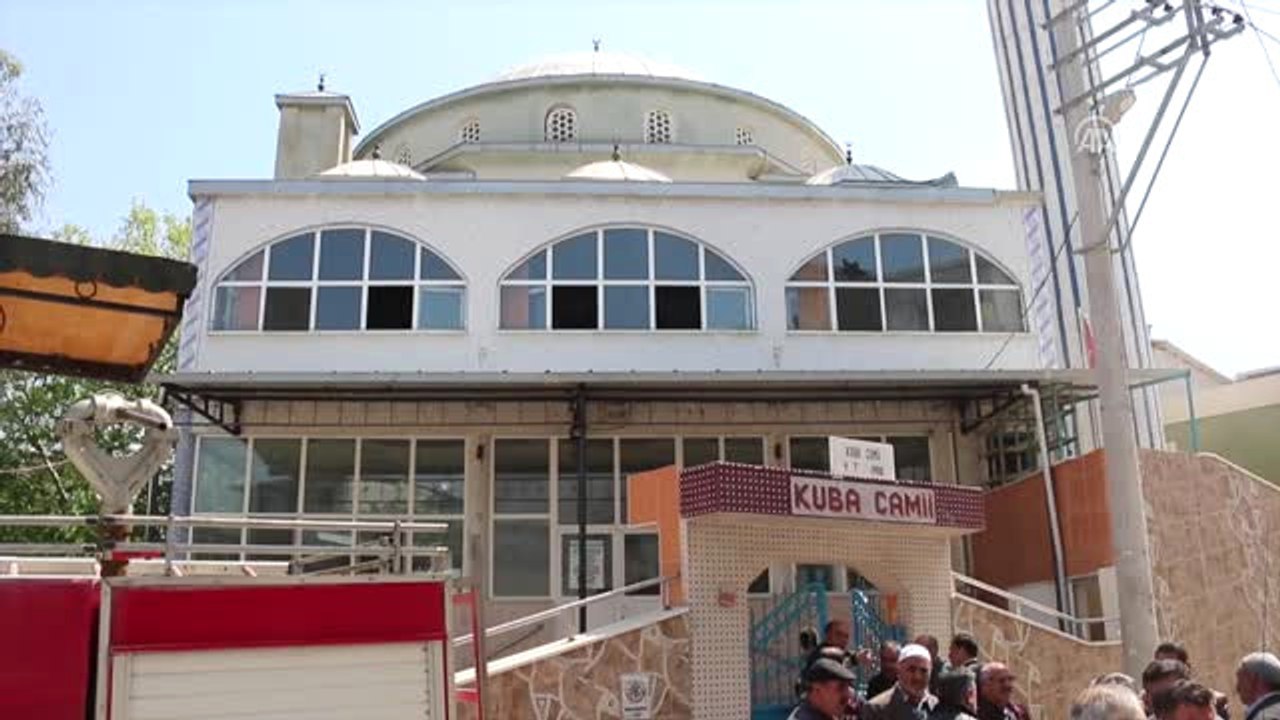 Manisa'da Cami Yangını