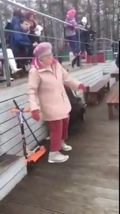 Cette mamie se met à danser et on peut le dire : elle a un talent fou