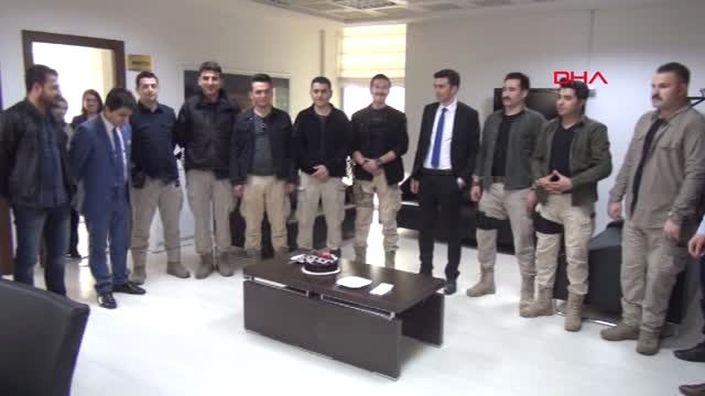 Bitlis-Polisler İçin Bitlis'te Yaş Pasta Kesildi