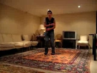 Maxou en mode tecktonik