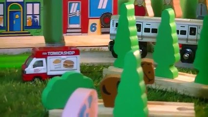 Compilation HD 7 Munipals Trains en bois en mouvement【Train jouet】