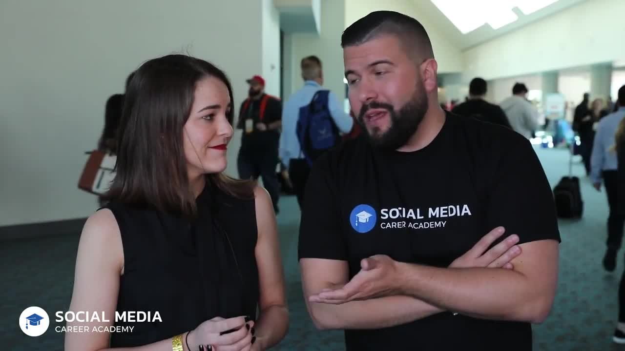 Melanie Deziel on Social Media Storytelling and Community Building Strategies