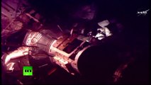 Astronautas de la EEI realizan un paseo espacial
