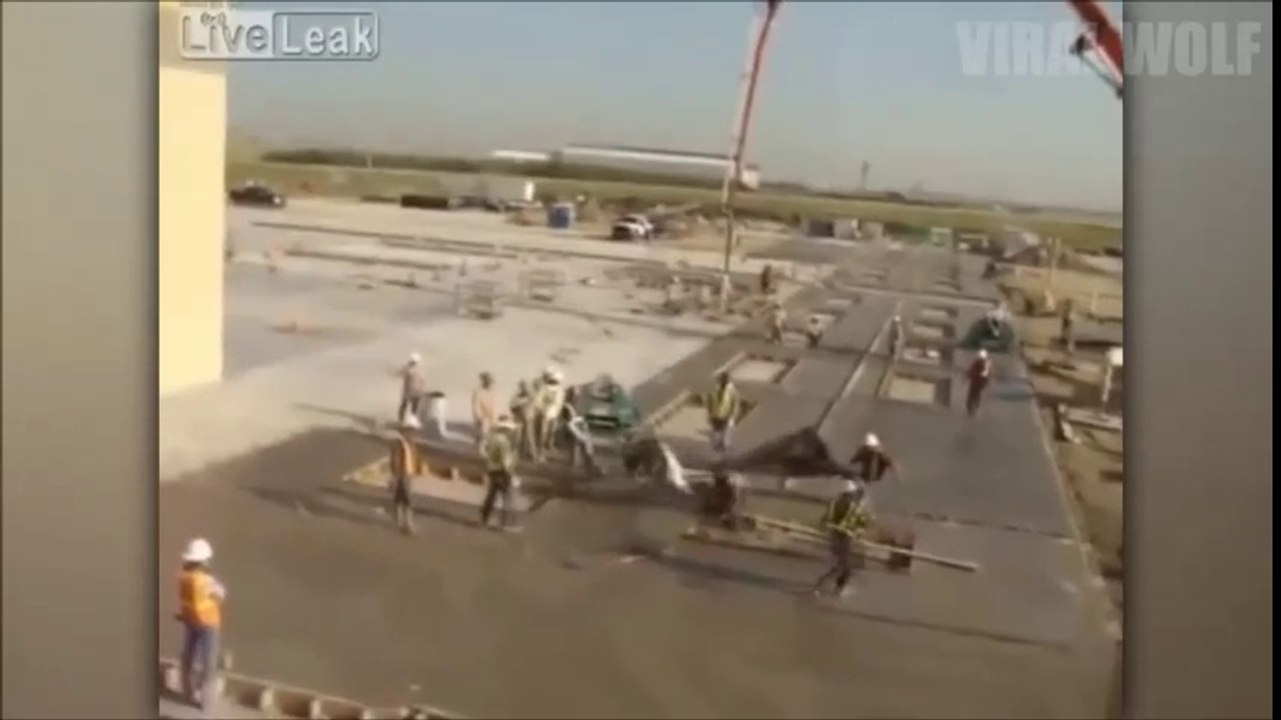 If you laugh, you lose.  /  Si te ries pierdes