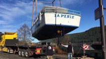 Les bateaux regagnent l’eau du lac de Gérardmer