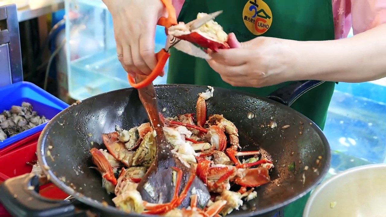 Taiwan Street Food - WHOLE LOBSTERS 炒龍蝦  ロブスター炒める  랍스터 볶음 튀김