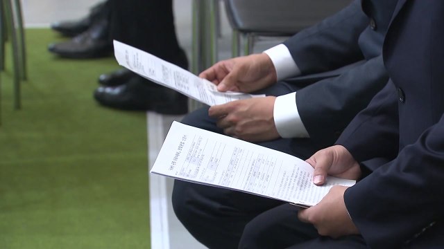 실업자 125만 명 돌파 '일자리 쇼크'...17년 만에 최악 / YTN