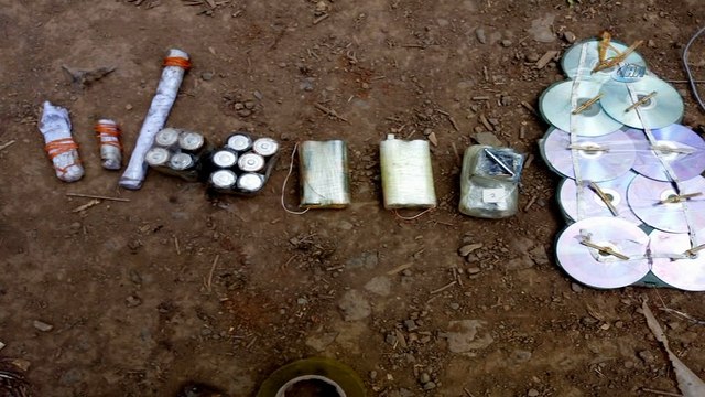 Teröristlerin tuzakladığı EYP ve mühimmatlar ele geçirildi.