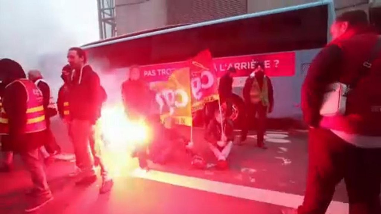 France strikes expected to cost hundreds of millions for public companies