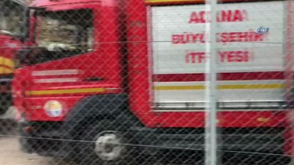 Gölete düşen otomobilde 3'ü çocuk 4 kişi kayboldu