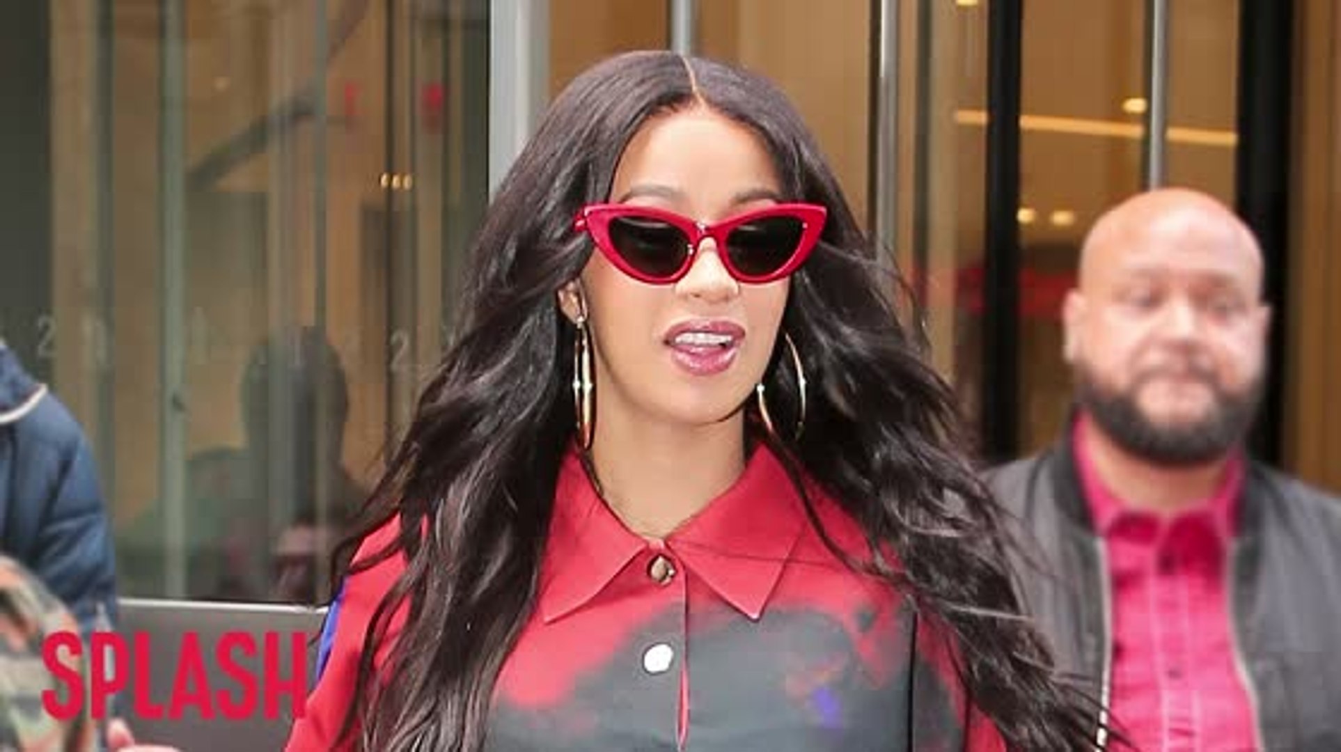 ⁣Cardi B defends pregnancy