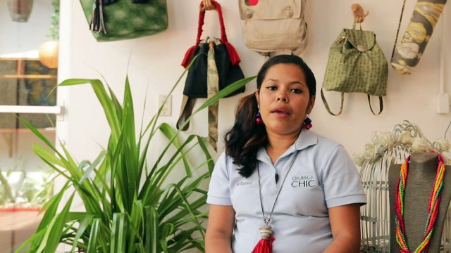 Las nicaragüenses que convierten basura en joyas