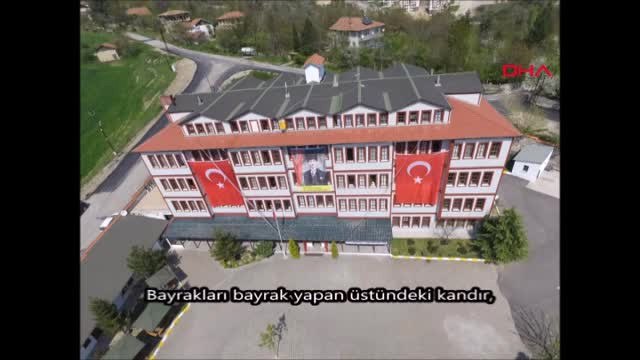 Karabük Kız Öğrenciler 'Vatan' Yazısı Oluşturdu