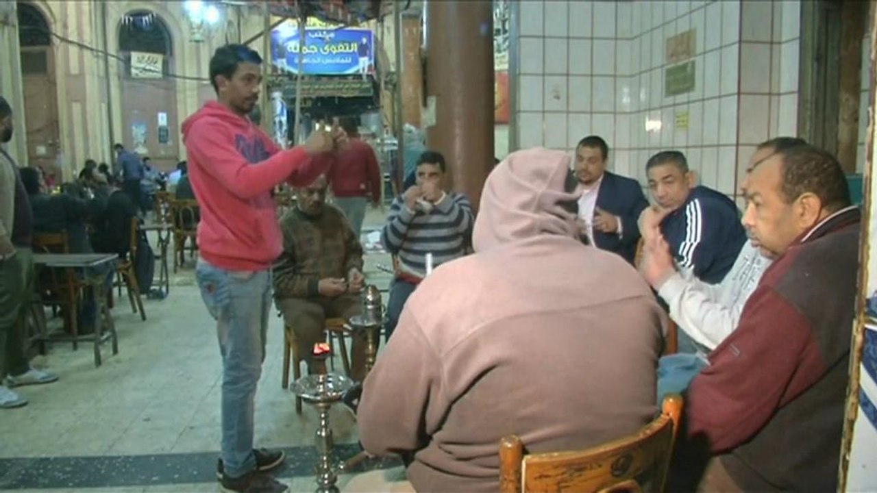 شاهد: مقهى للصم والبكم في مصر
