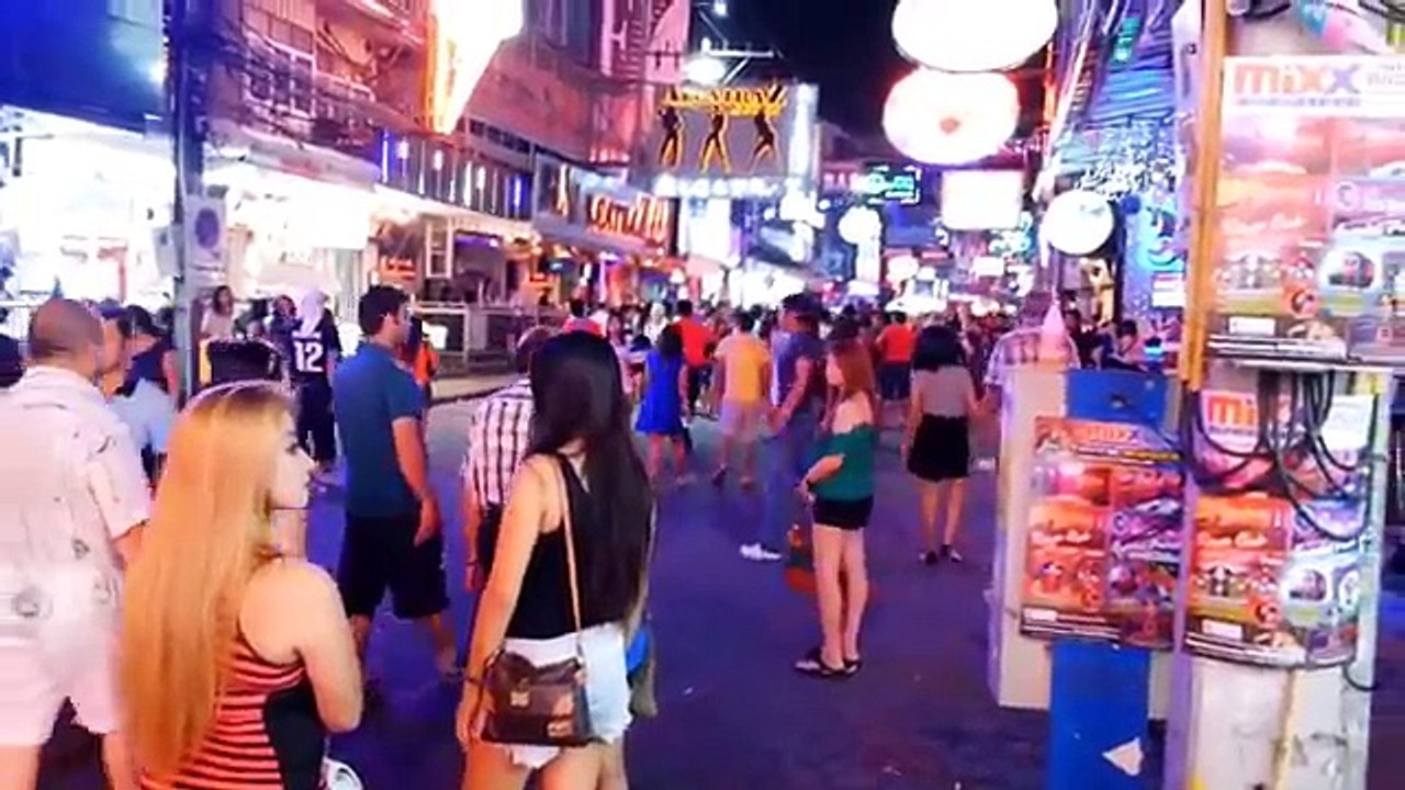 26/12/2017 walking street Nightlife in Pattaya City Thailand   Bar Girls at Redlight Areas