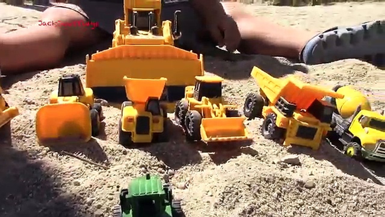 Construction Trucks for Children - JackJackPlays with excavators, wheel loaders, and bulldozers