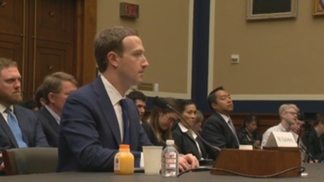 Zuckerberg reconoce que Cambridge Analytica accedió a sus datos en Facebook