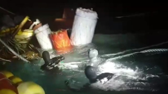 신안 해상서 6명 탄 어선, 화물선과 충돌... 5명 실종·1명 사망 / YTN