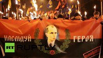 Partidos de ultraderecha ucranianos convocan a miles de personas a una marcha