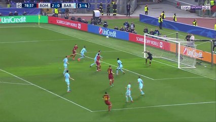 روما يسحق برشلونة ويتأهل لنصف نهائي دوري الأبطال