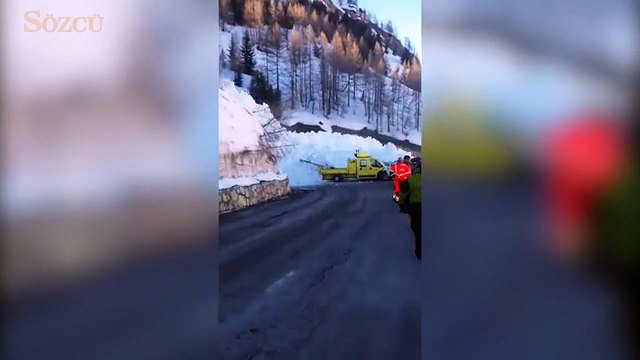 İşçiler çığ altında kalmaktan son anda kurtuldu