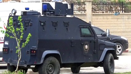 Mardin’de çatıda görevli polis memuru düştü