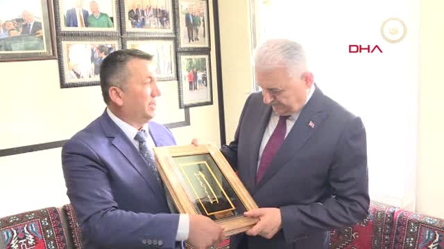 Başbakan Binali Yıldırım Esnaf Ziyaretinde Bulundu