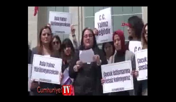 Kızına cinsel istismarda bulunduğu iddia edilen babanın tutuksuz yargılanmasına tepki