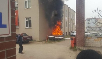 Hurdaya ayrılan resmi araç alevlere teslim oldu