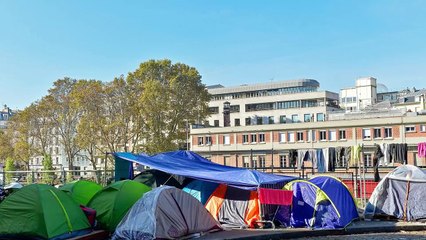 Costumes, pull-overs : le surprenant don de Jacques Chirac