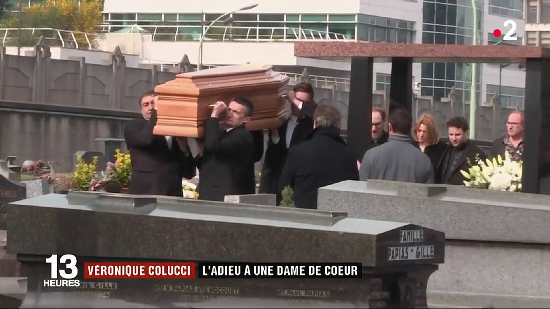Photo De Coluche Dans Son Cercueil Enterrement de Véronique Colucci : l'adieu à une dame de cœur - Vidéo  Dailymotion