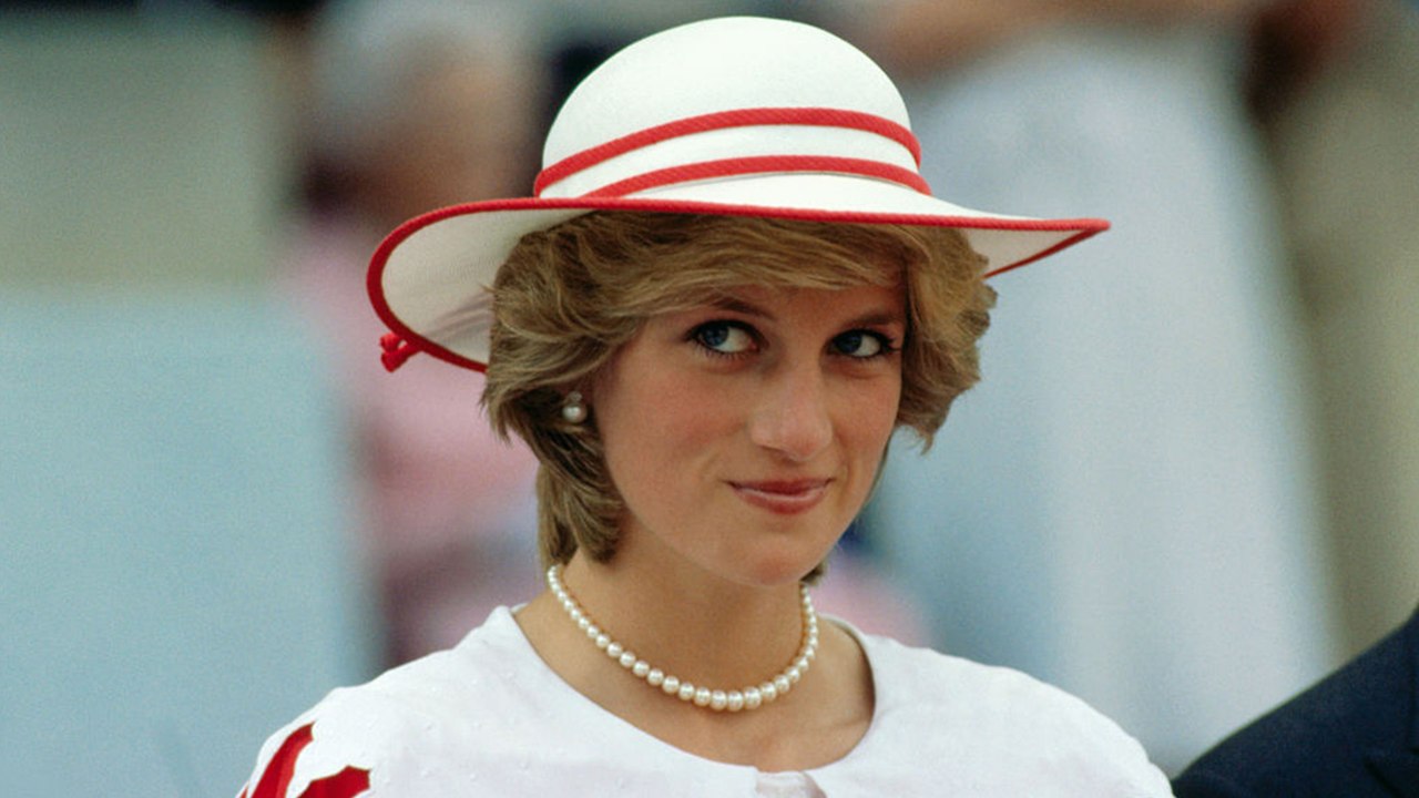 13 Ways Princess Diana Broke Royal Protocol
