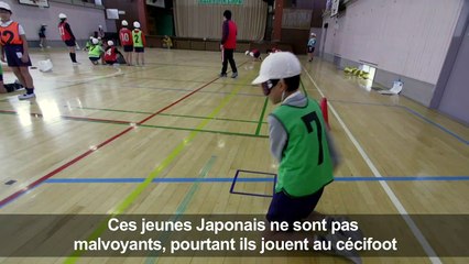 Japon: des écoliers jouent au cécifoot pour les Paralympiques