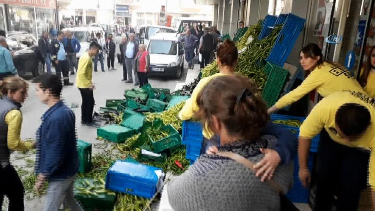 Edirne'de, pazarcı esnafı süpermarketi bastı