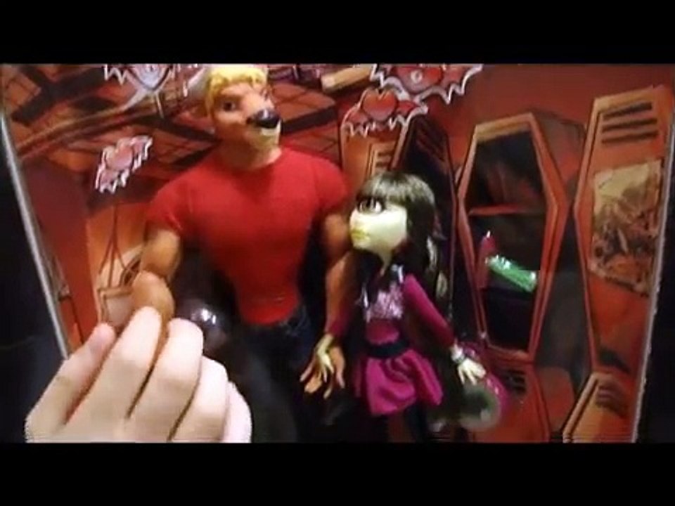 Monster High Manny taur e Iris Clops review
