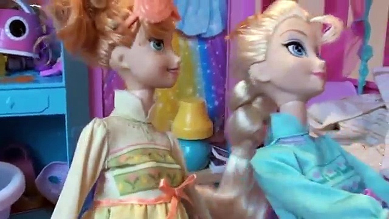 Anna and Elssa Workout With Nikki & Stacie @ Barbie Gym Yoga Club Dolls Morning Routine