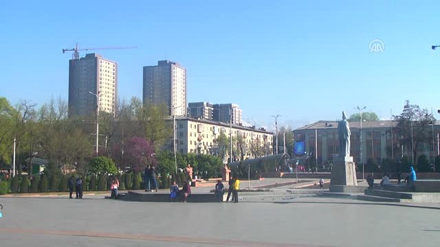 Kırgız-Türk Anadolu Kız Meslek Lisesi Türk Dünyası Defilesi