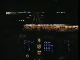 747 AIR FRANCE A L ATTERISSAGE DE NUIT