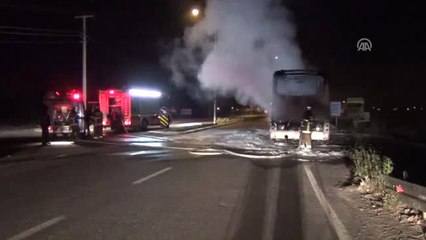 Seyir Halindeki Otobüs Alev Aldı