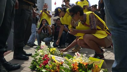 Flores en protesta contra Maduro previa a Cumbre Américas