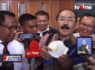 Datang ke Sidang, Fredrich Bawa Bakpao