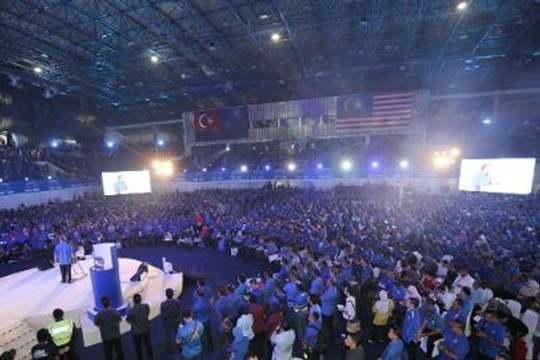 GE14: No parachute candidates for BN’s 82 seats in Johor